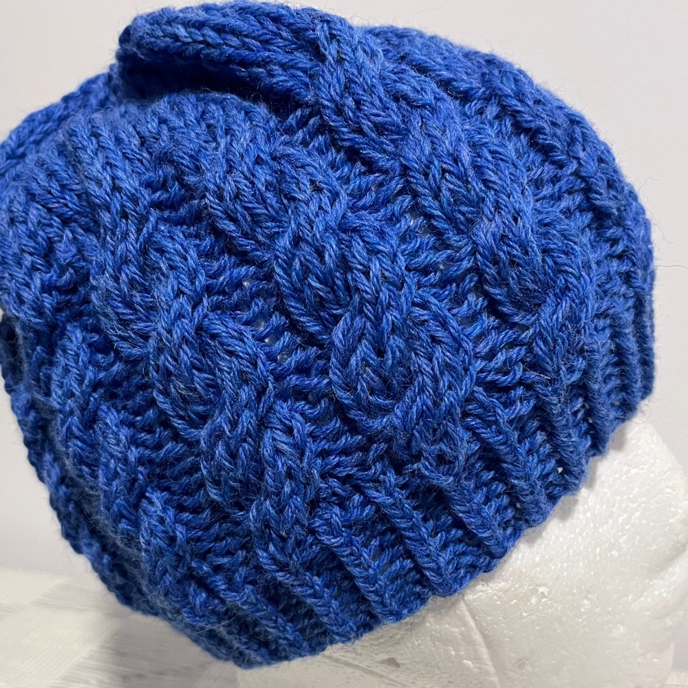 NWT Cabled Beanie Hat Blue S-M wool blue warm cables hand knit medium …